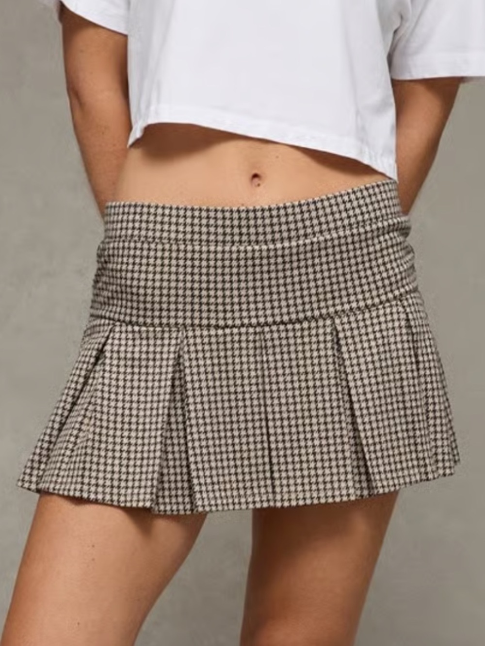 American Eagle Outfitters Houndstooth Pleated Mini Skort - Tan & Black Y2K SZ S